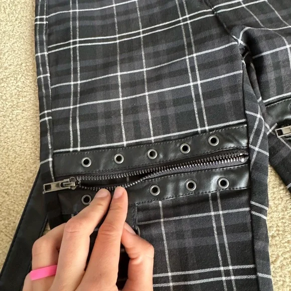 Killstar Women's Pants Dead Resistance Ash Tartan Skinny Jeans - Picture 3 of 10